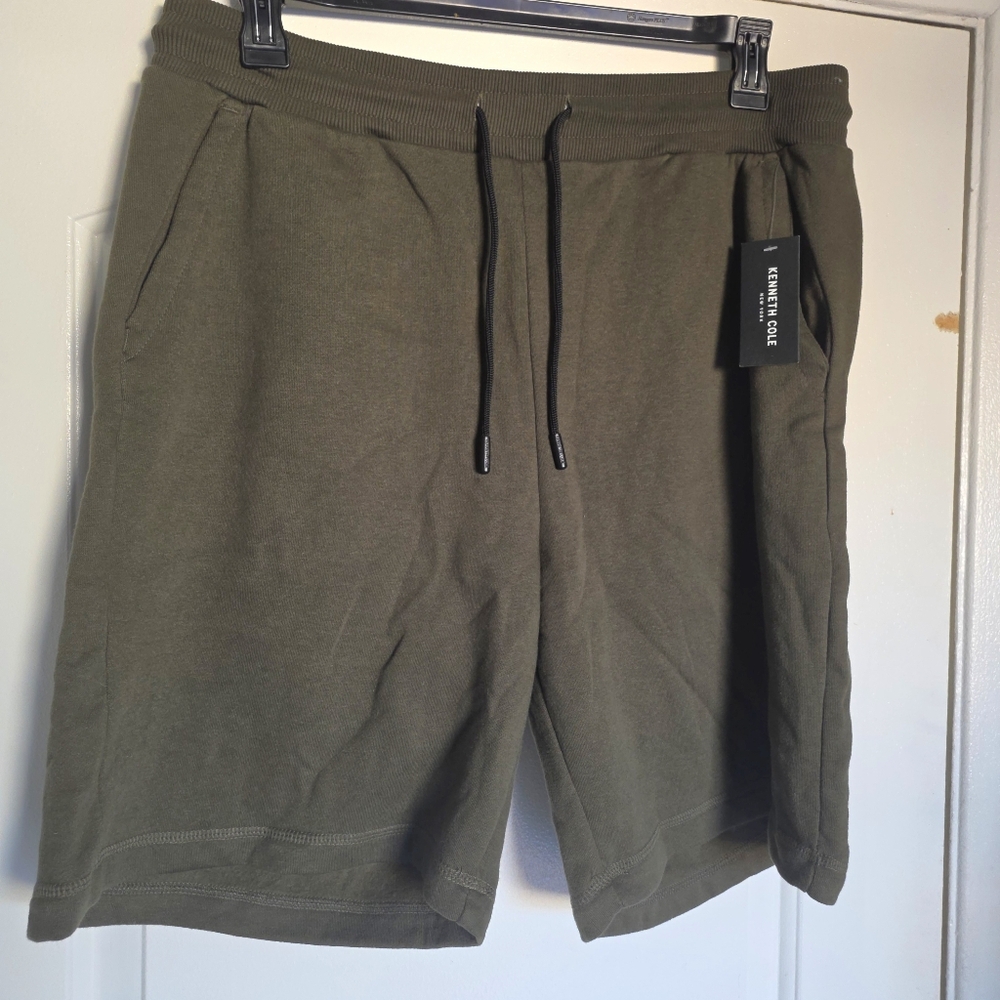 Men's Kenneth Cole Shorts L The Echo Jogger Organic army Green